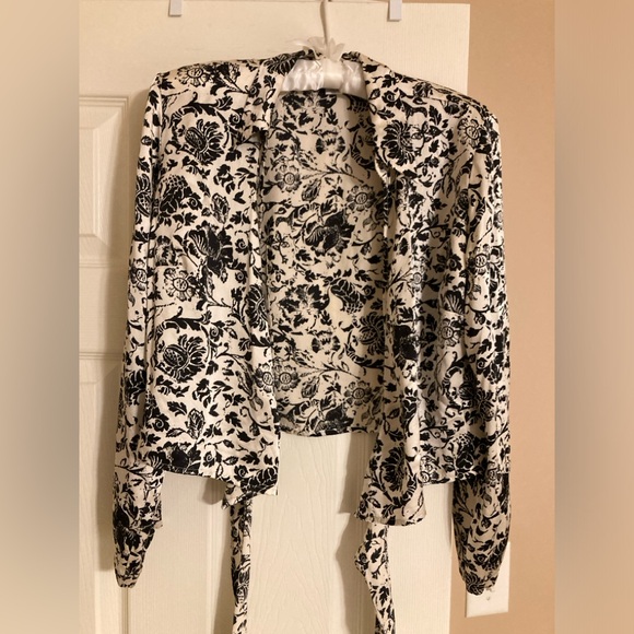 Vintage Silk Floral Wrap Blouse Petite Sophisticate Sz 6P - Picture 2 of 11